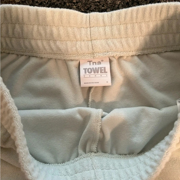 Aritzia TNA Houston Short Towel Terry Cloth Size Small 
Light Mint Green Beach - Picture 7 of 10